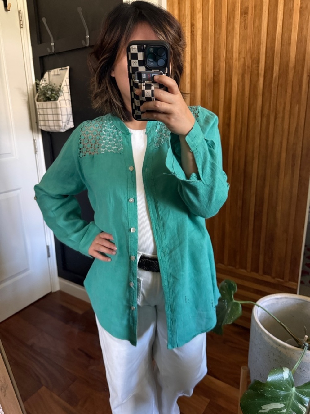 SM Italian Linen Loose Fit Buttoned Front Shirt with crochet. XS Run big